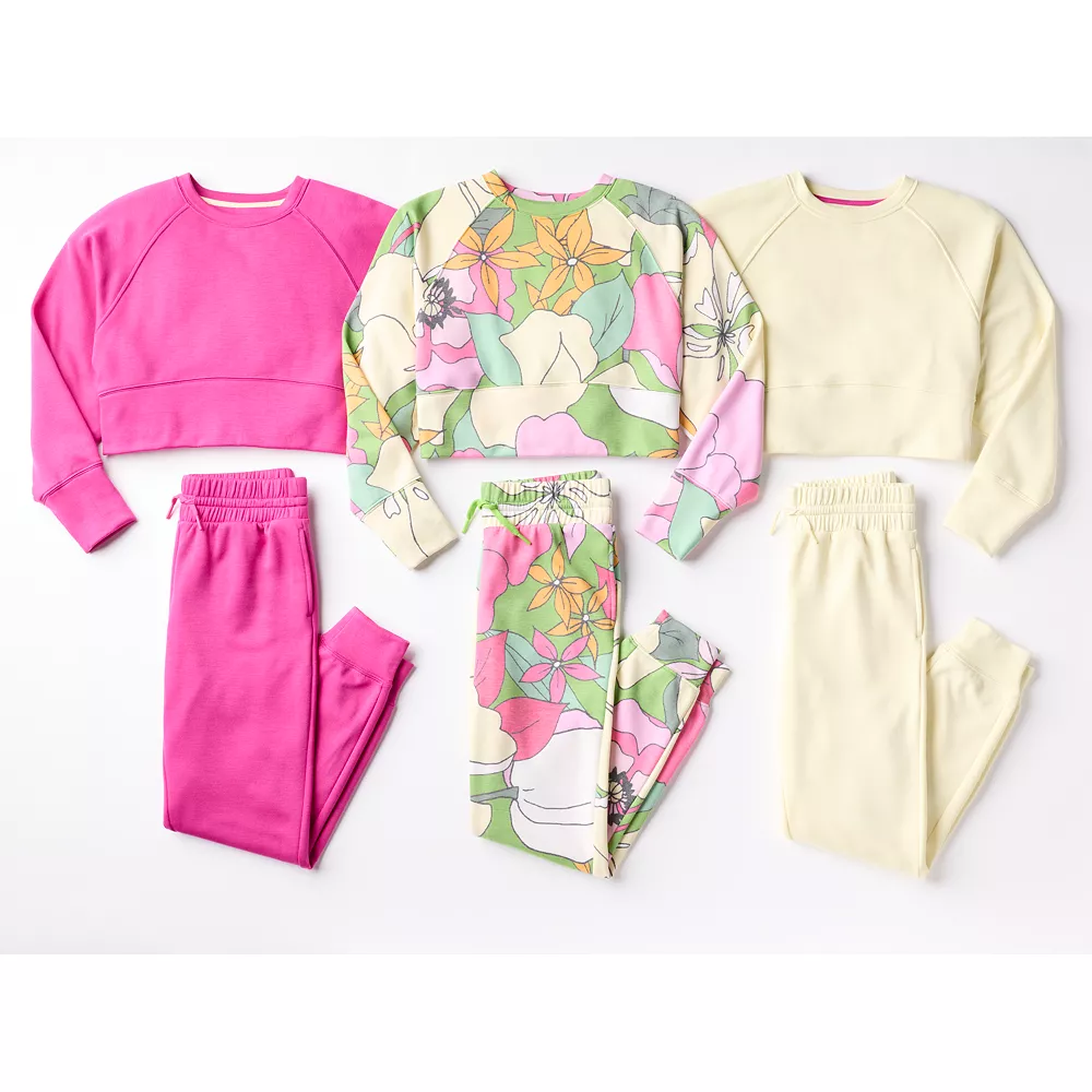 Girls 7-16 Tek Gear Stretch Fleece Cropped Crew Sweatshirt In Regular & Plus 2 Girls 7-16 Tek Gear Stretch Fleece Cropped Crew Sweatshirt In Regular & Plus - Image 2